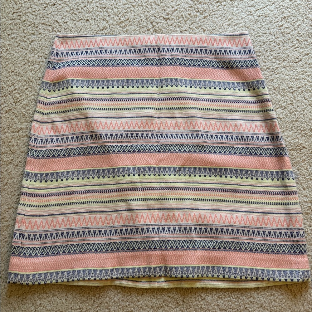 Like new! LOFT Pink and Cream Patterned Mini Skirt